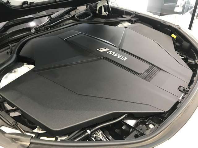 【認定中古車保証】BMW認定中古車は保証も充実しております。2年間もしくは、1年間の保証に加え、最大4年間までの保証延長も可能でございます(対象車種限定)！充実の保証で、安心してお車をご利用いただけます！