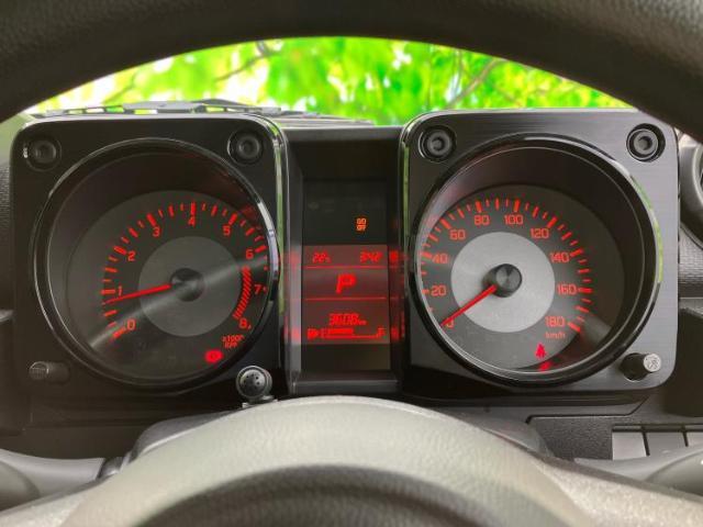 WECARSの展示場では実際に見て、触ってお車をお選びいただけます！知識の豊富な営業スタッフが様々なカーライフをご提案いたします！