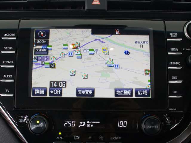 ★メーカーオプションの大画面SDナビが装備されています！地図情報の更新も出来ますので安心してお使い頂けます！