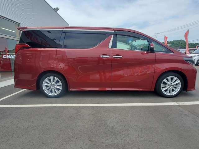 チャンスグループは全車 2年間の安心保障！走行距離無制限！バッテリー等の消耗品までOKです（一部除外品有）オイル交換10回分の無料チケットも付いております！（チャンスグループでの修理が条件となります）