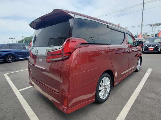 国の規定を受けた自社工場で国家資格を持った整備士が整備付車検・納車前点検をし快適なカーライフをお届けします。
