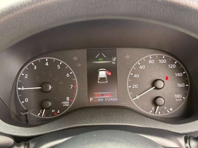 インパネシフトで操作性、視認性バッチリです！