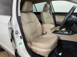 【ベージュレザーシート】人気メーカオプション。高級感溢れる車内を演出します。査定アップも見込める人気オプションです！