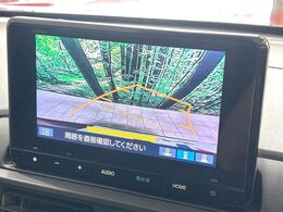 【バックカメラ】駐車時に後方がリアルタイム映像で確認できます。大型商業施設や立体駐車場での駐車時や、夜間のバック時に大活躍！運転スキルに関わらず、今や必須となった装備のひとつです！