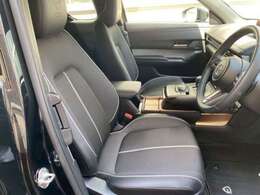 【運転席パワーシート＆ドライビングポジションメモリー機能】運転手にあったシートパターン設定可能です。