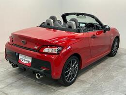 お客様にぴったりなおクルマをお選びいただけますように様々な展示車をご用意致しております！ダイハツの軽自動車だけではなく、他メーカー車やコンパクトカー・ミニバンなども数多く取り揃えております！