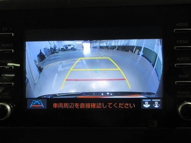 バックモニターがついていますので、バックでの駐車が苦手な方でも大丈夫です　実際のバック駐車は目視確認と合わせてお使い下さい