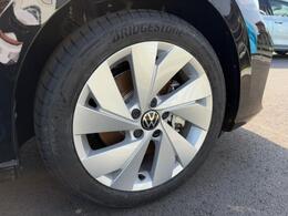TDI Active Advance専用アルミホイール装着。22545R17サイズのタイヤ装着