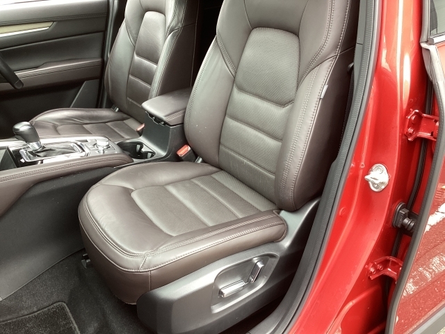 キメが細かく弾力性に富んだ振動吸収ウレタンの採用により、体を包み込んでくれるような心地よいフィット感を実現！