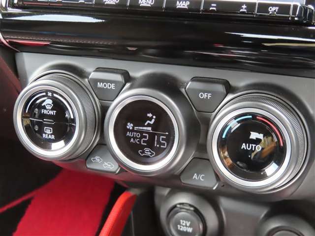 オートエアコンで車内はいつでも快適です♪