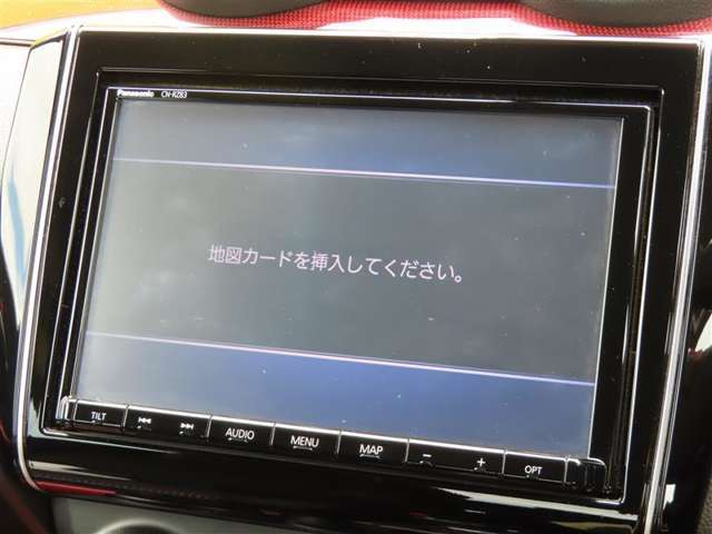 純正メモリーナビを装着。（DVD・フルセグTVの視聴、Bluetoothの接続可能）