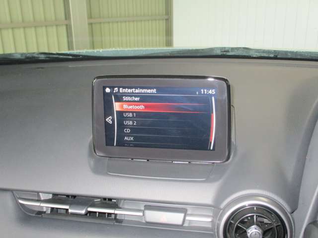 純正ナビのほか、カープレイ・アンドロイドオートも対応していますのでスマホの地図をこちらのモニターに映し出すこともできます。