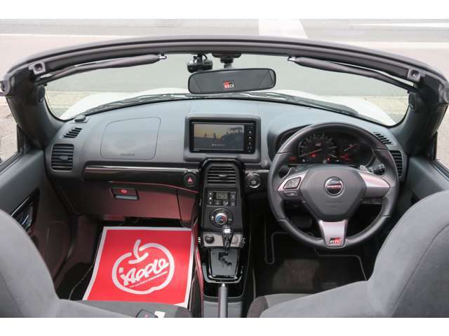 当店のLINEをご利用いただくと便利です。ID　@878pnuyrで検索してください。こちらから写真など簡単に送ることが出来ますので検討中のお車の気になる部分など問い合わせして頂きやすいと思います。