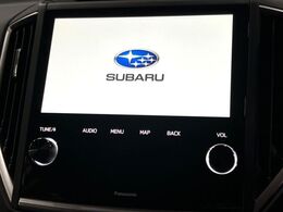 【純正ナビ】人気の純正ナビを装備しております。ナビの使いやすさはもちろん、オーディオ機能も充実！キャンプや旅行はもちろん、通勤や買い物など普段のドライブも楽しくなるはず♪