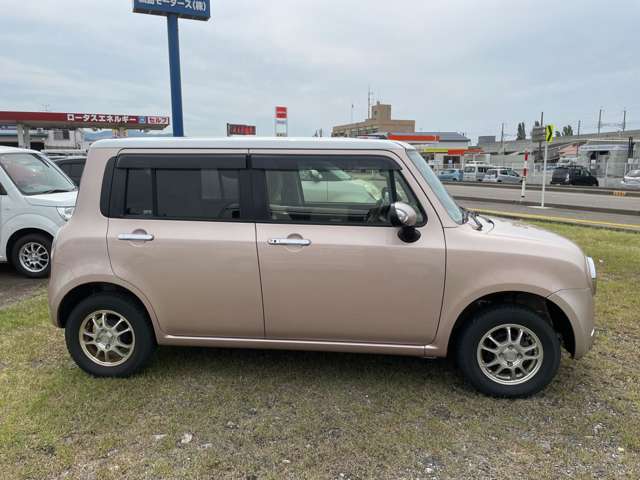 キッズコーナーを始め、お客様がゆっくりお車選びをできるようなお店を目指しております☆お子様連れのお客様もご安心下さいね♪