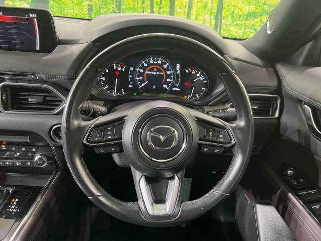 【純正革巻きステアリング】上質な革を使用することで、手にしっかり馴染みとても運転しやすいハンドルです♪
