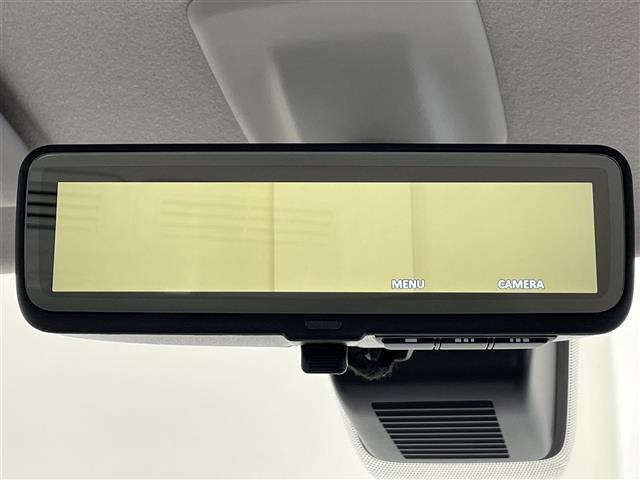 ◆【デジタルルームミラー】車両後方カメラの映像をルームミラーに映すことが出来ます。　そのため、後席に人や荷物があって後方が見えづらい場合でもしっかり視界を確保することが出来ます。