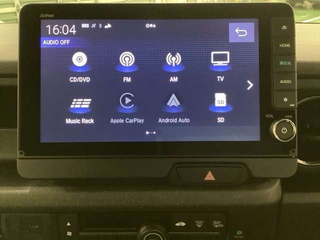 ナビゲーションはフルセグTV、インターナビ対応のGathers純正メモリーナビを搭載しています。Bluetoothオーディオ機能がありますので、スマートフォンなどの音楽も再生できます。