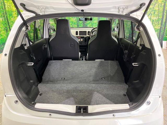 普段のお買い物や通勤、送迎等に十分な荷室スペースを確保しております。セカンドシートを倒すと、大きな荷物の積載も可能です♪