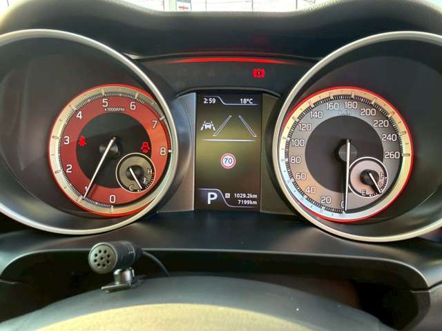 【アナログスピードメーター】昼夜問わず視認性がよく安心してドライブできますね♪