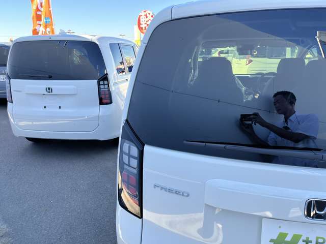 ★もしもの時でも安心の板金工場併設★大切にされている愛車の傷もエイチプラスにお任せください★ご購入いただいたお車以外の車のキズ・へこみも元通り★国家資格を取得しているスタッフが修理いたします★