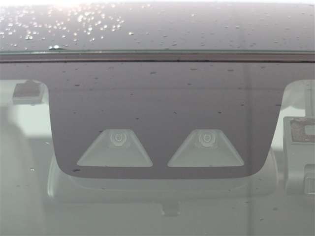 サポカーは、高齢運転者を含めたすべてのドライバーによる交通事故の発生防止・被害軽減対策の一環として、国が推奨する新しい自動車安全コンセプトです。詳しくは販売店スタッフまでおたずねください。