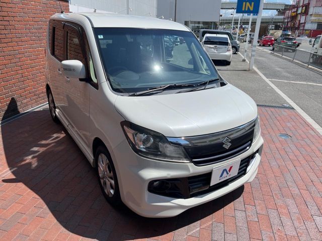 大好評のボディコーティング「弾スプラッシュコート」もご納車までに施工可能。通常のガラスコートと異なる、耐久年数6年の無機質ガラスコーティングが、ボディをキレイな状態に保ってくれます。
