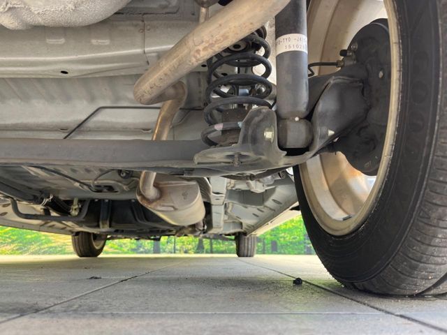 お車を安心してお乗りいただく為には、足回りの定期点検が欠かせません。サービスサポート（有償保証）では無料点検もご提供しており、安心のカーライフをお過ごしいただけるサポート体制が整っています。