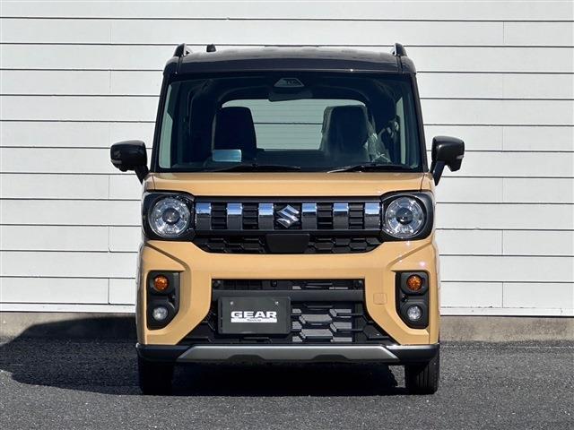 先代モデルの面影を残しつつ、よりアウトドア感を強調したフロントマスクがカッコイイですね♪