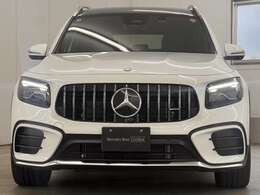 メルセデス・ベンツあざみ野は2013年のオープンからメルセデスベンツ/スマートの販売・メンテナンスに特化した正規販売店でございます。広々としたショールームと展示場でお客様をお迎えしております。