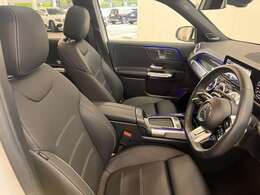 認定中古車はお車の経過年数や走行距離により1年もしくは2年間保証を付帯しております。「認定中古車保証」はメーカー保証です。全国のメルセデス正規販売店で保証を受けることができます。