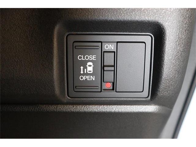 左側電動スライドドアで人の乗り降りや大きな荷物の積み込みがラクラク！
