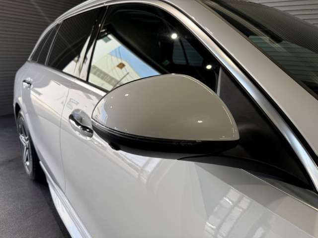 メルセデスの認定中古車「サーティファイドカー」には、最大100項目にも及ぶ点検・整備項目が設定されています＞