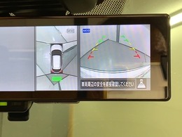 全方位モニターがついています！　車の周囲を360°安全確認できるので、普段の駐車はもちろんの事、縦列駐車や幅寄せの際にも活躍してくれますよ。