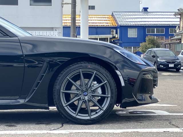 タイヤサイズ　215/40R18