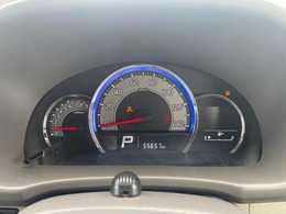 4WD　衝突被害軽減システム　純正メモリナビ　CD　DVD　BT　フルセグ　AUX　両側パワースライドドア　オートライト　シートヒーター　純正14インチアルミホイール　ドライブレコーダー　スマートキー