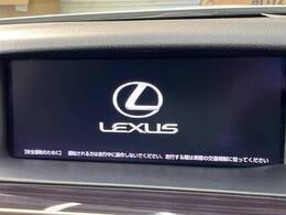 【メーカー純正ナビ】インテリアに溶け込むスタイリッシュな「専用設計」メーカーナビを装備♪視認性や操作性など基本性能にも優れ、より上質なカーライフをお楽しみいただけます。