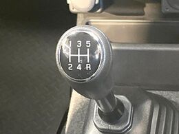 【フロア5速MT】走りの5速MT！！スポーティーな走行をお楽しみいただけます♪