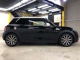 ☆AutoSportsRabbit☆MINI専門店です☆全車修復歴なし。ディーラー車のみ。ノーマルからカスタム車輌まで幅広く常時20台以上取り揃えております！