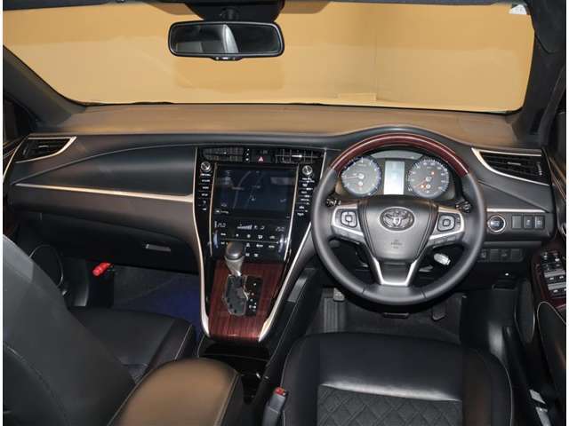 ★　自動車保険はもちろん生命保険も、お任せ下さい！当社は土・日曜日も営業しております。万が一のときもご安心頂けます♪今ご加入の保険証をご持参いただければ、保険診断等も承ります。お気軽にご相談ください♪