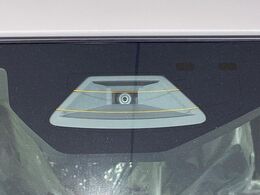 【スズキ　セーフティサポート】走行中に前方の車両等を認識し、衝突しそうな時は警報とブレーキで衝突回避と被害軽減をアシスト。より安全にドライブをお楽しみいただけます。