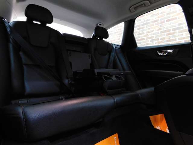 【下取り車・買い取りも是非お任せ下さい】特にボルボを中心に輸入車の下取り車に関しましては直接販売や部品取りの方向性もあり高査定に自信があります。相場以上の下取り、買い取り価格も実現可能です♪