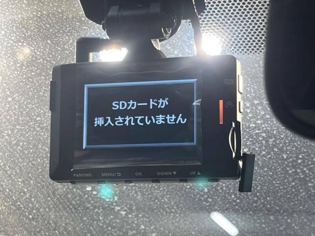 【ドライブレコーダー】安心・安全なカーライフに必須のドライブレコーダーを装備！走行中はもちろん、あおり運転や事故に遭遇した際の状況も映像で記録し、万一のリスクに備えます。