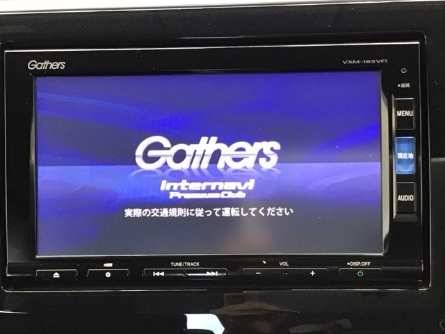 ホンダ純正ギャザズメモリーインターナビ付きです！CD・DVD再生、ミュージックサーバー、フルセグTV視聴、Bluetooth・ミュージックプレーヤー接続可能です！