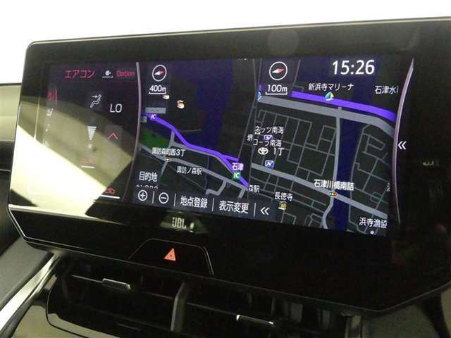知らない道でも安心のナビ付き。