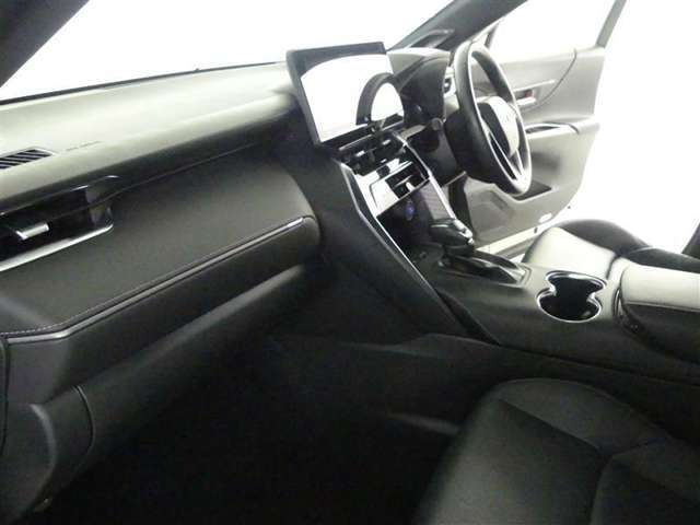 見通しのよいすっきりとした視界で、誰でも運転しやすいです。運転のしやすさは疲れにくさにも繋がりますよ♪