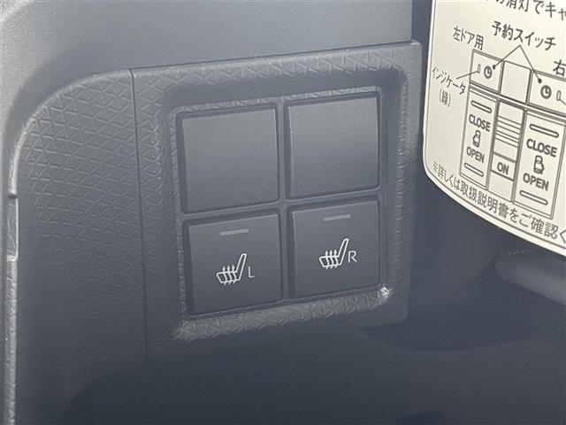 こちら運転席周りの操作部分・装備の写真になります。各部しっかり動作の確認をしておりますので、ご安心だくさい。また、第三者機関の鑑 定書もありますので、そちらも併せて、ご確認いただければ幸いです！