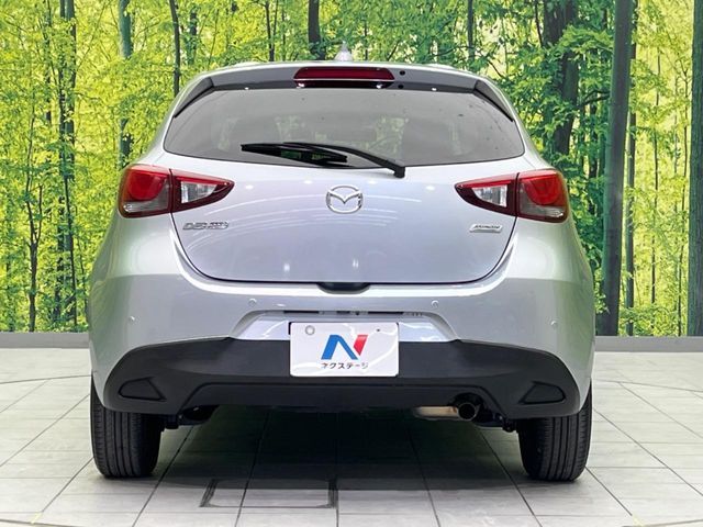 安心の最長10年・走行無制限保証（有償）をご用意。保証内容も充実はもちろん、無料点検＆オイル交換や、年中無休の全国・24時間ロードサービスも付帯されておりますのでご安心下さい。