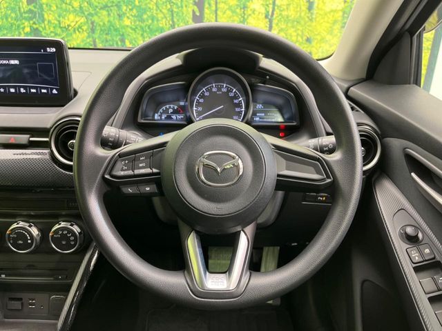 【ステアリングスイッチ】運転中、前方から目線をそらすことなく、オーディオ等の操作が可能な便利機能！安心＆快適なドライブを演出してくれます♪