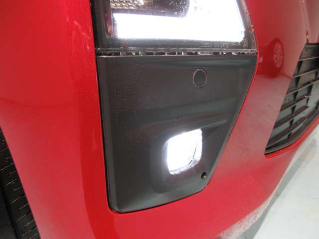 LEDフォグランプです霧や雨の時には特に重宝しますよ